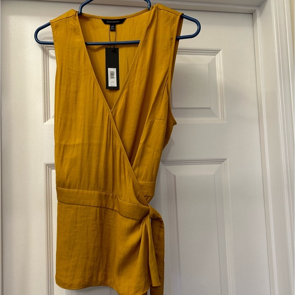 NWT Banana Republic sleeveless wrap top - Picture 2 of 3